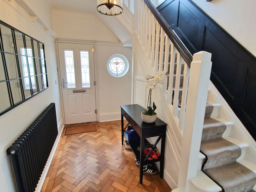 Property photo 3 of 37