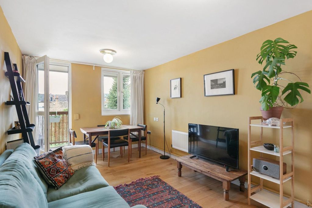 Property photo 1 of 14 Living Room