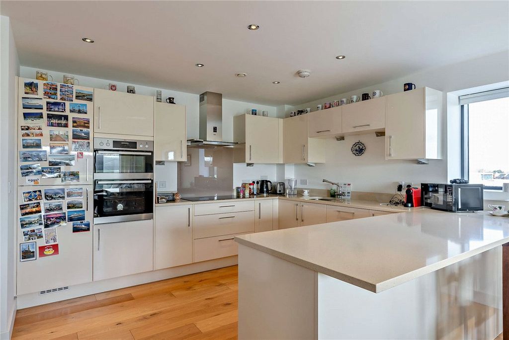 Property photo 3 of 14 Picture No. 33