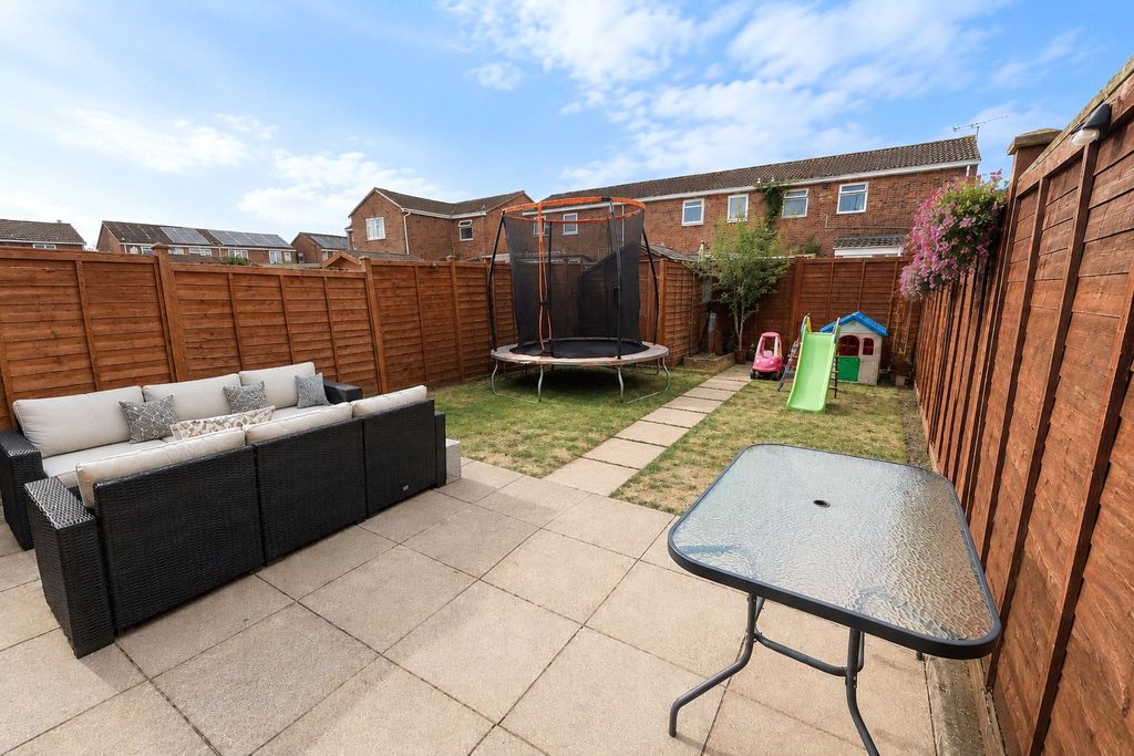 Property photo 2 of 12 Picture No. 23