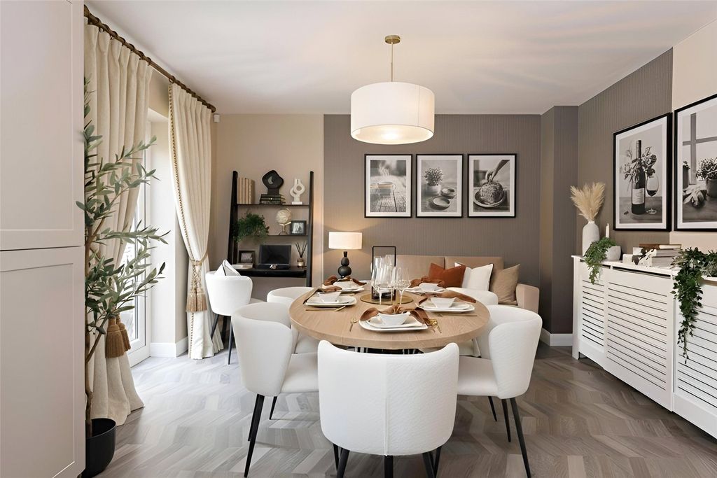 Property photo 3 of 14 Dining Example