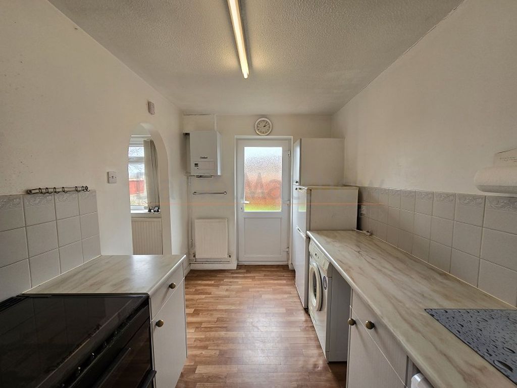 Property photo 3 of 13 Kitchen