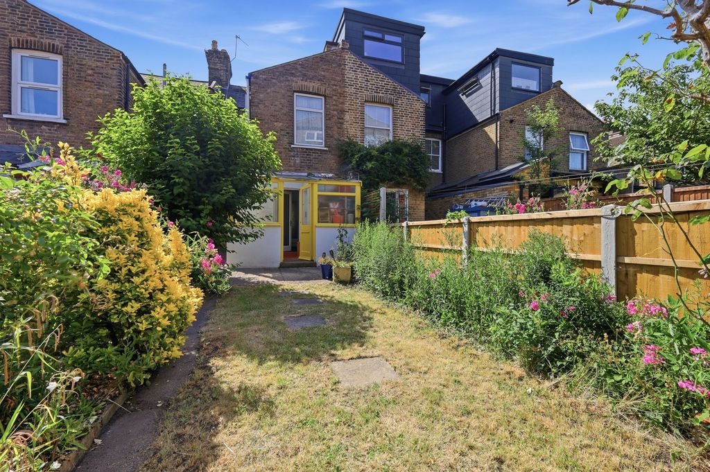 Property photo 2 of 17