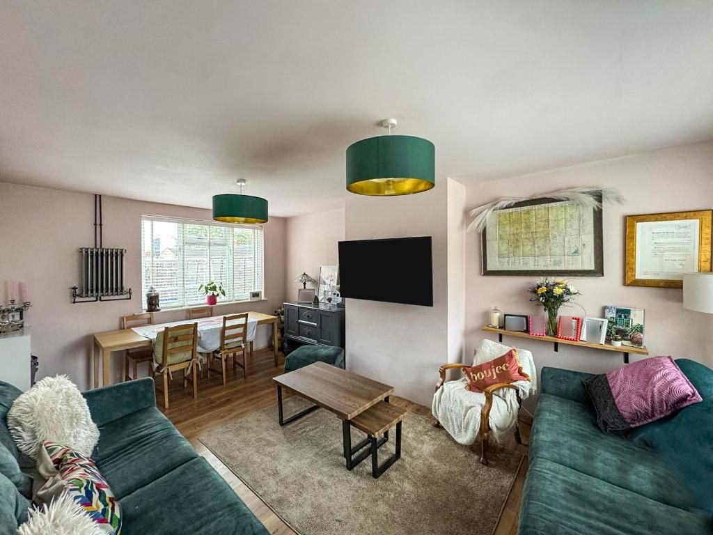 Property photo 2 of 15 Family/Dining Room