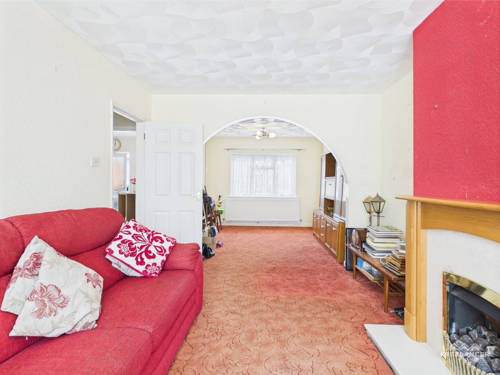 Property photo 2 of 12 Living Room