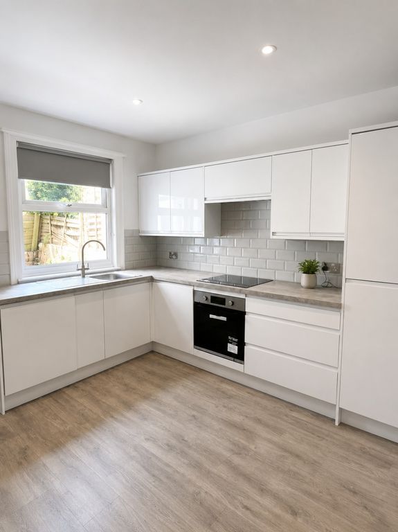 Property photo 1 of 7 5302960
