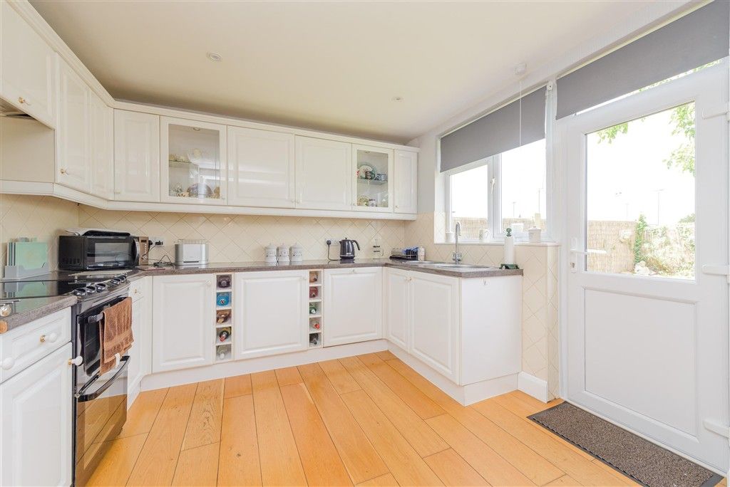 Property photo 3 of 12 Kitchen/Diner