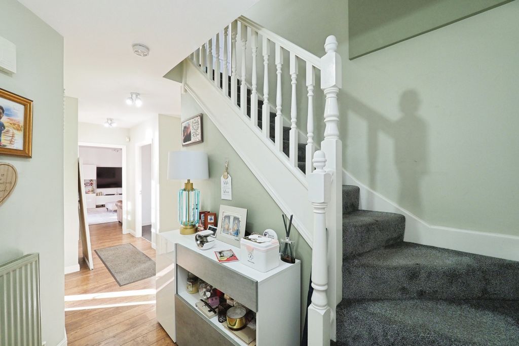 Property photo 3 of 19 Img_2407