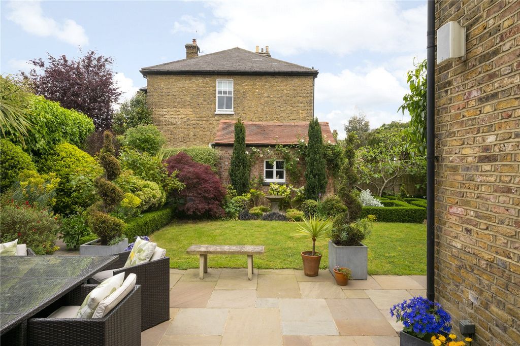 Property photo 2 of 50 Picture No. 01