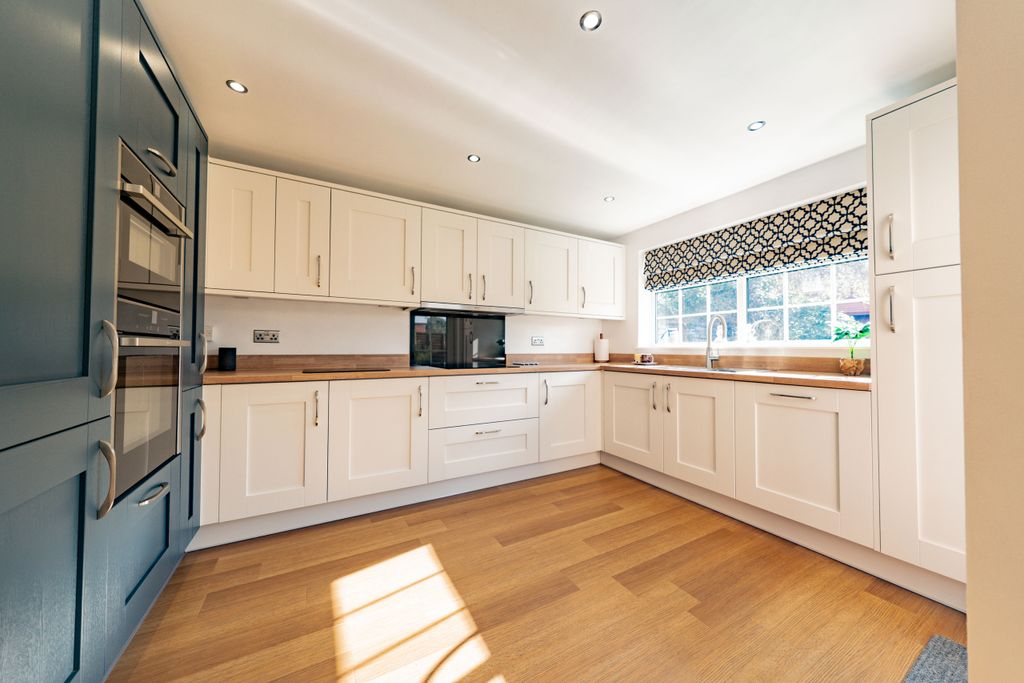 Property photo 3 of 26 Dsc09880