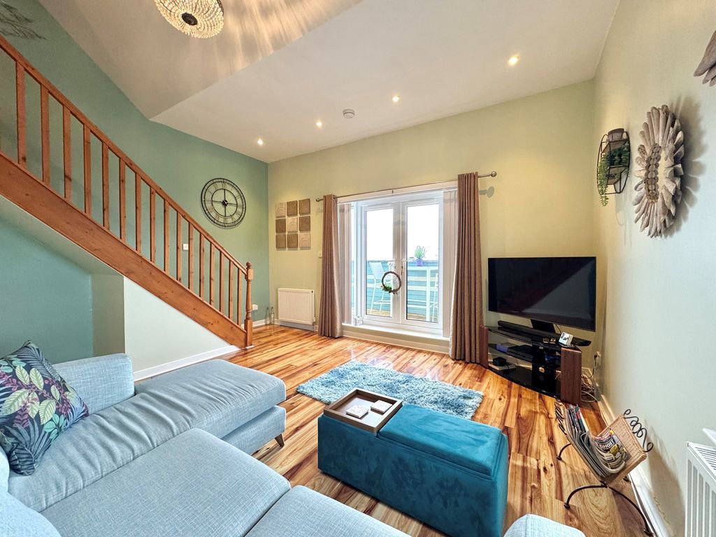 Property photo 3 of 23 Photo 11