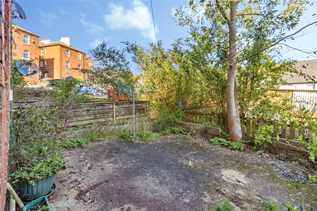 Property photo 2 of 14 Picture No. 17