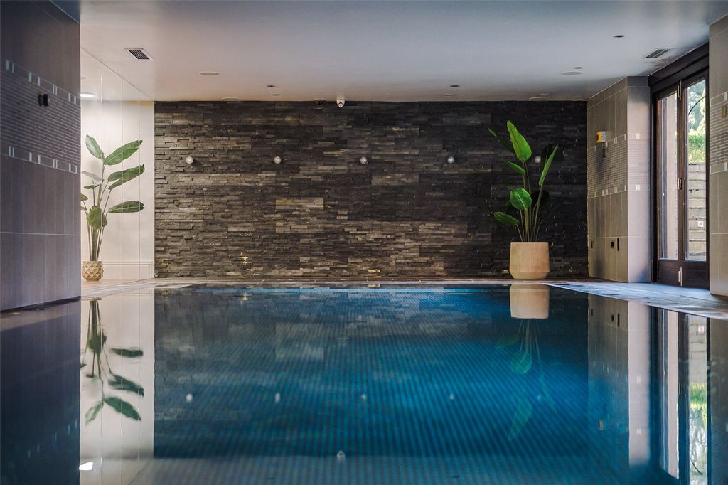 Property photo 2 of 29 Pool