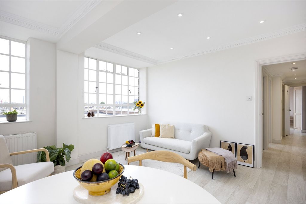 Property photo 1 of 16 Reception