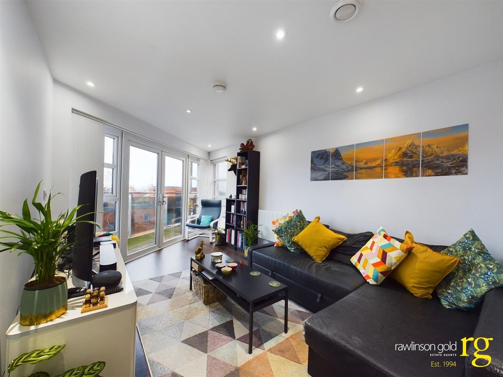 Property photo 2 of 13 Cam02900G0-Pr0201-Still010.Jpg