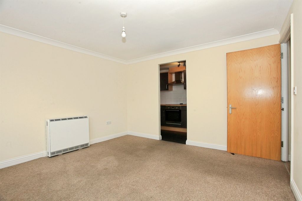 Property photo 3 of 12