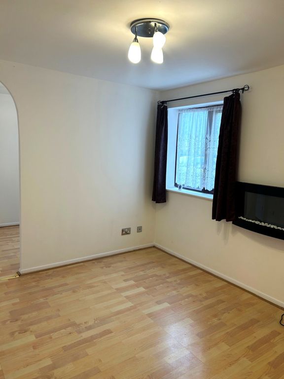 Property photo 3 of 10 Living Room