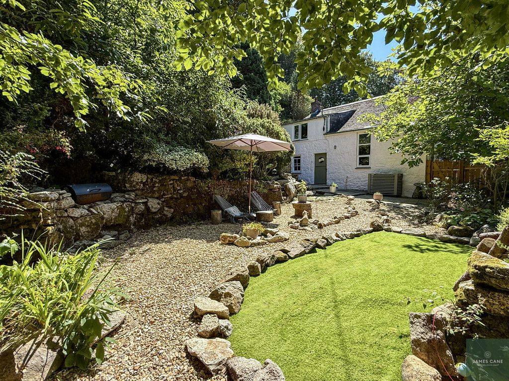 Property photo 2 of 35