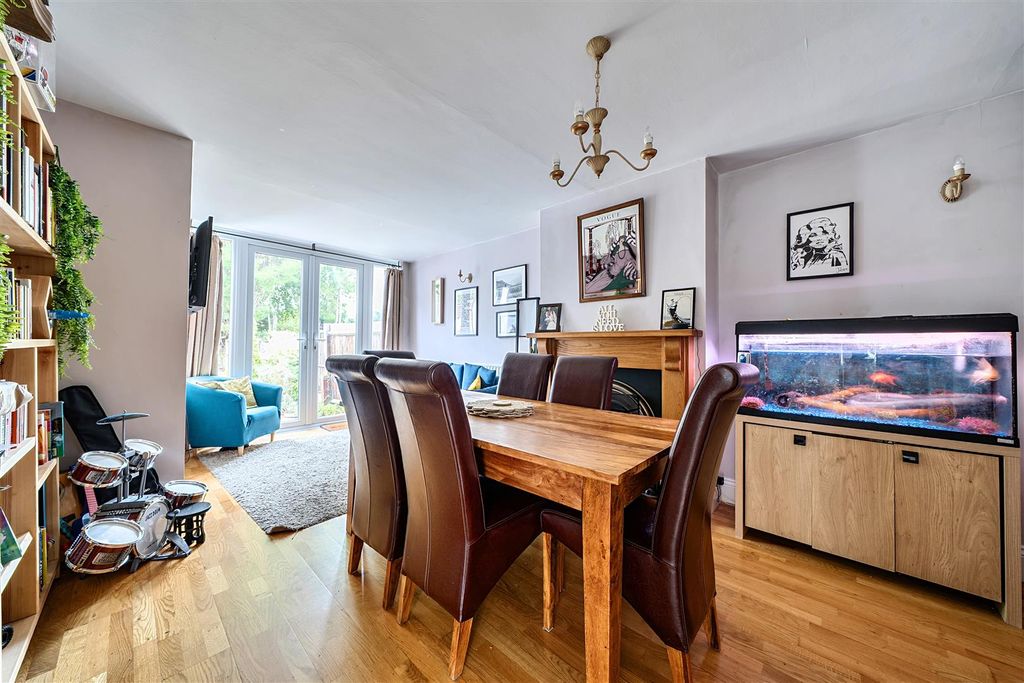 Property photo 3 of 18 1522981-11-6Aad6d9993B28.Jpg