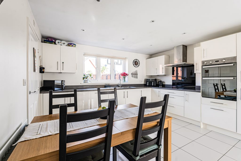 Property photo 3 of 14 3_93139