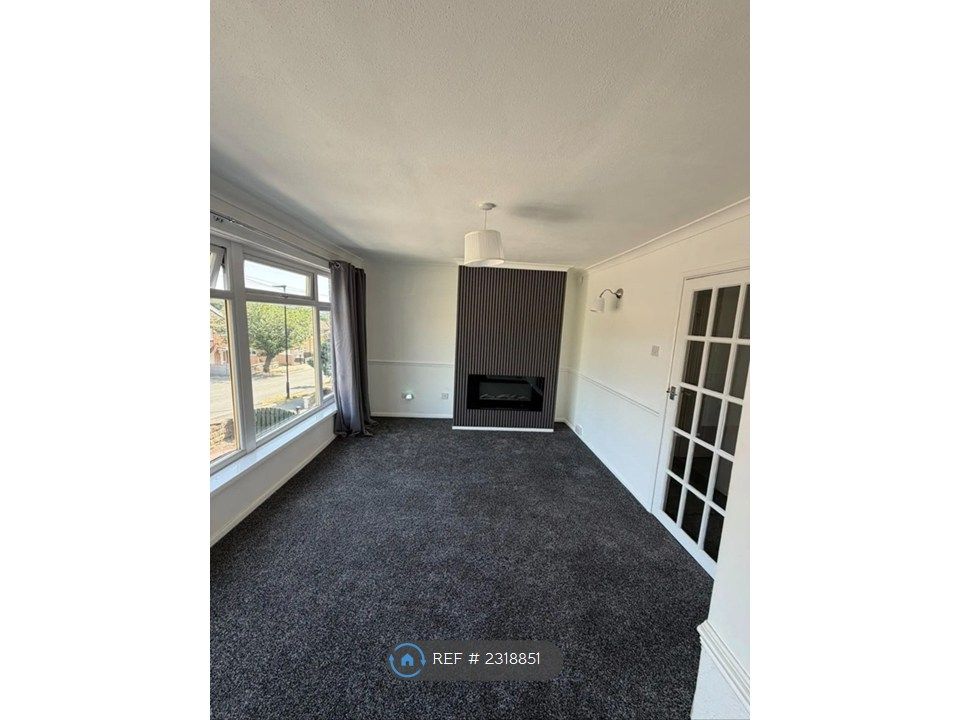 Property photo 3 of 15 Living Room