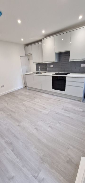 Property photo 1 of 3