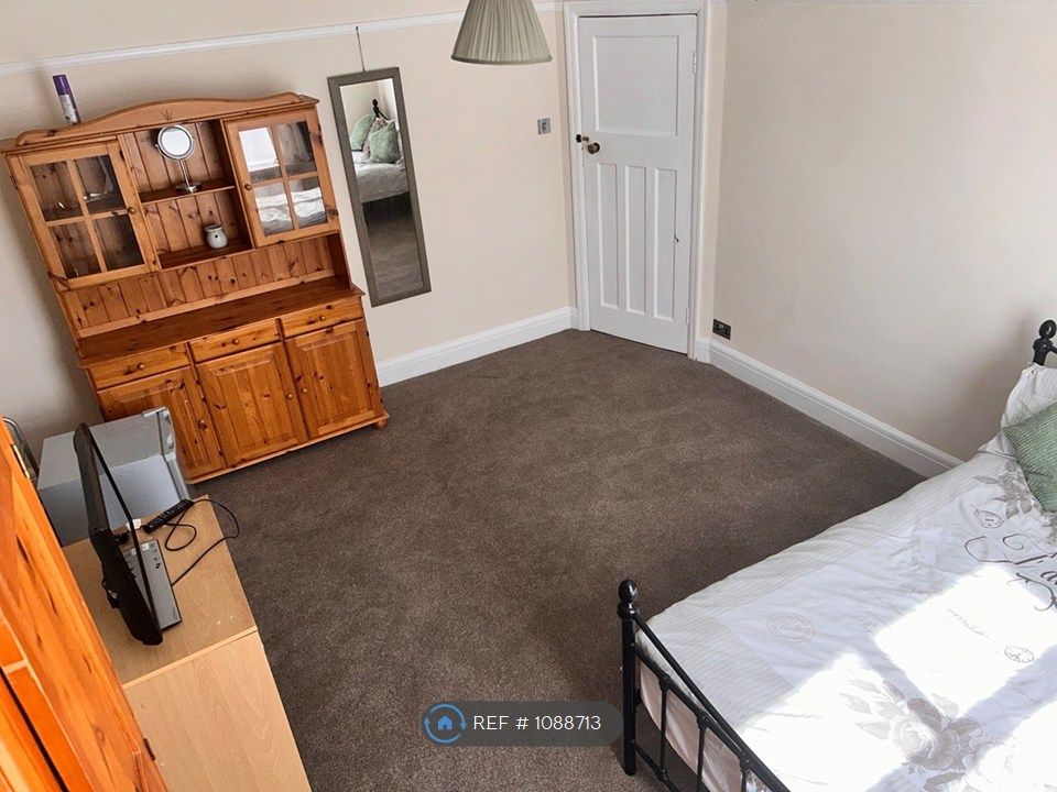 Property photo 1 of 3