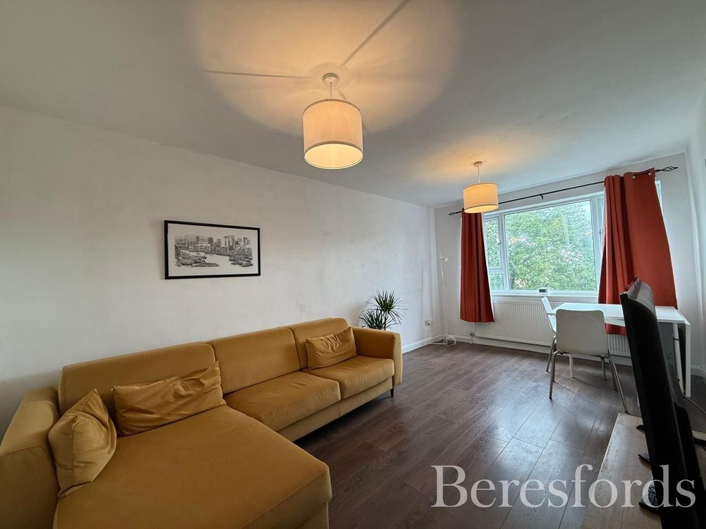 Property photo 3 of 7 Picture No. 02