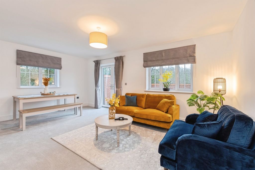 Property photo 3 of 17