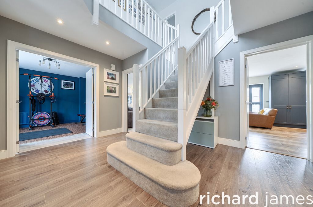 Property photo 3 of 22 2Ff4F8Cb74Ac4F4Aa207628E798Db959