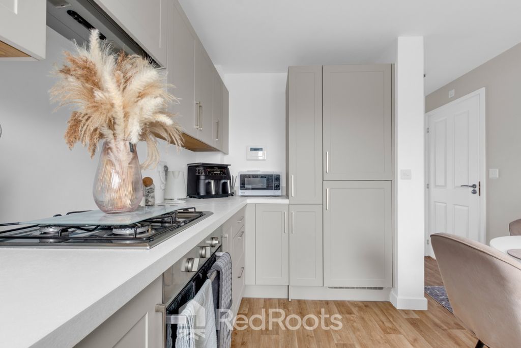 Property photo 3 of 28 4851193