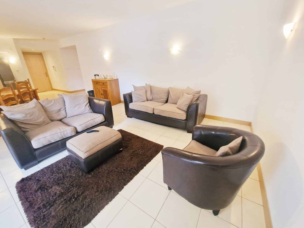 Property photo 3 of 16 Lounge, Three Bedroom Ground Floor Apartment, Canna, Vila Verde, Sal