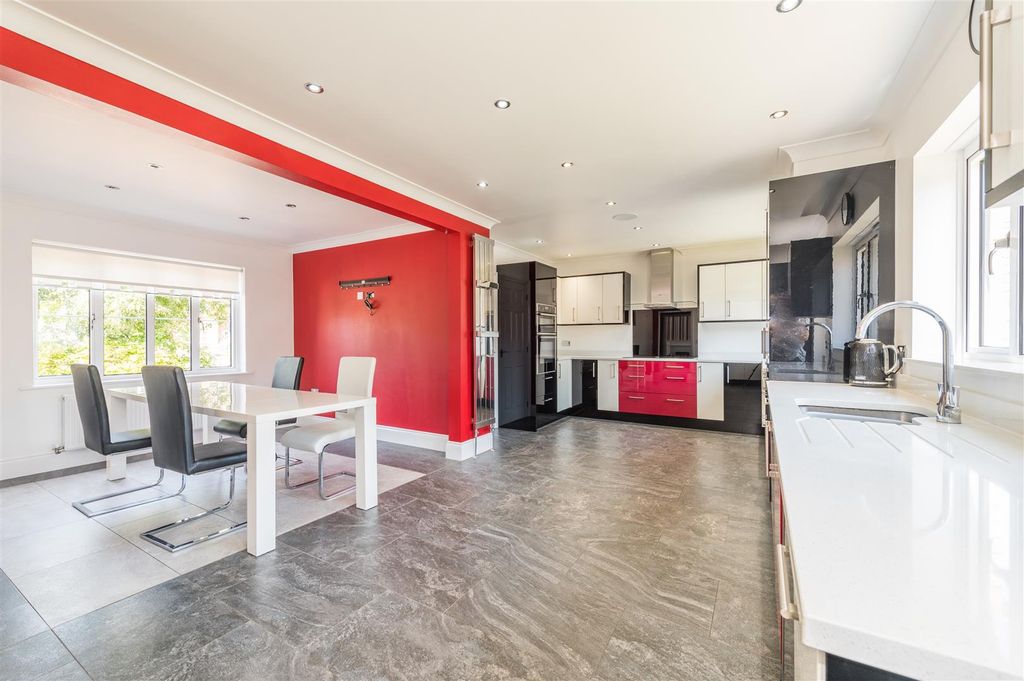 Property photo 3 of 20 Marbled_28.Jpg