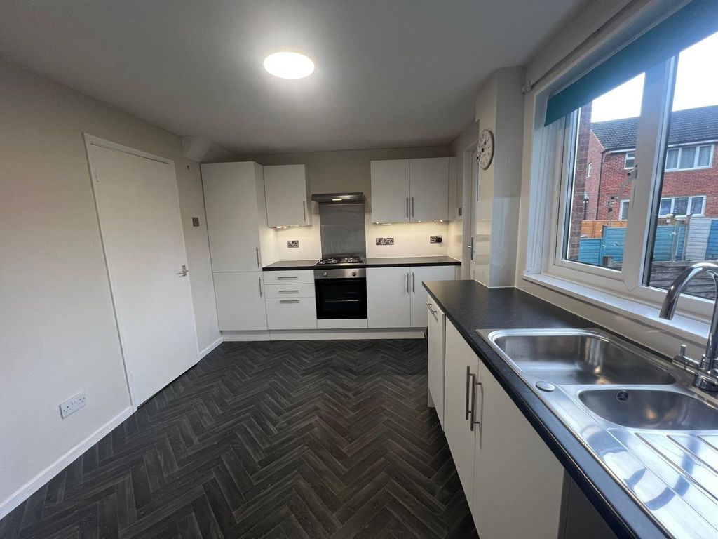 Property photo 2 of 11 Picture No. 18