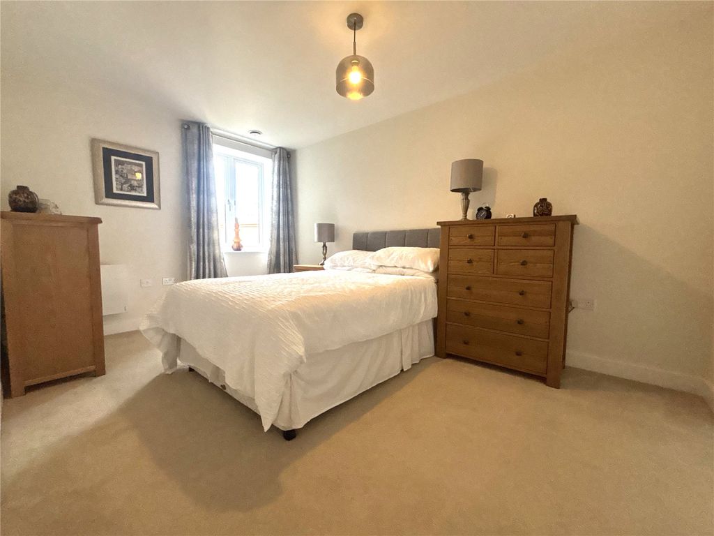 Property photo 3 of 7 Master Bedroom