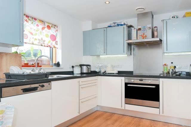 Property photo 2 of 10 Kitchen