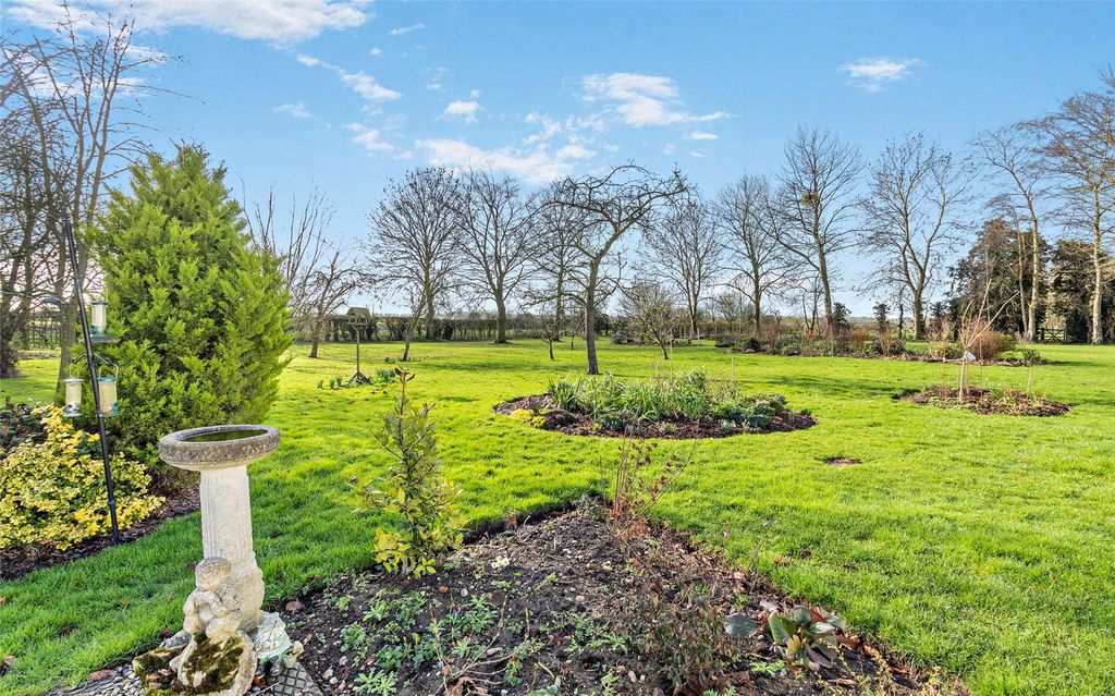 Property photo 3 of 30 Grounds