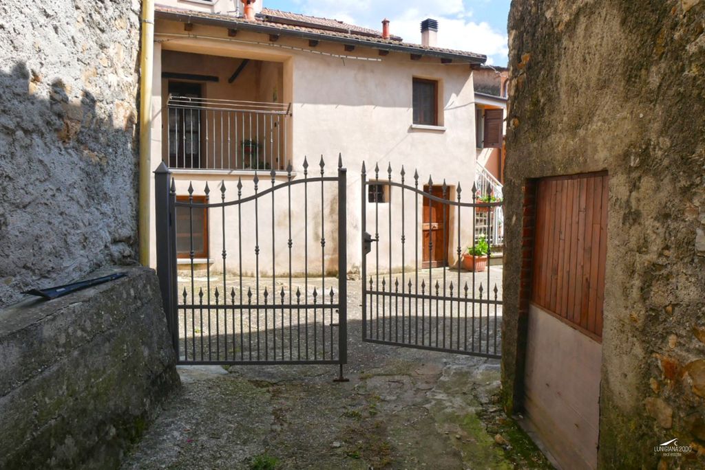 Property photo 1 of 31