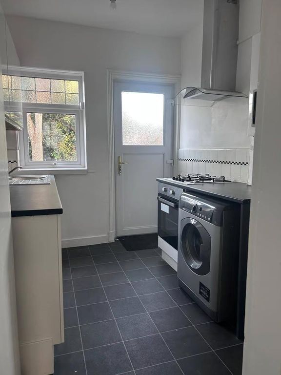 Property photo 2 of 7 Gallery