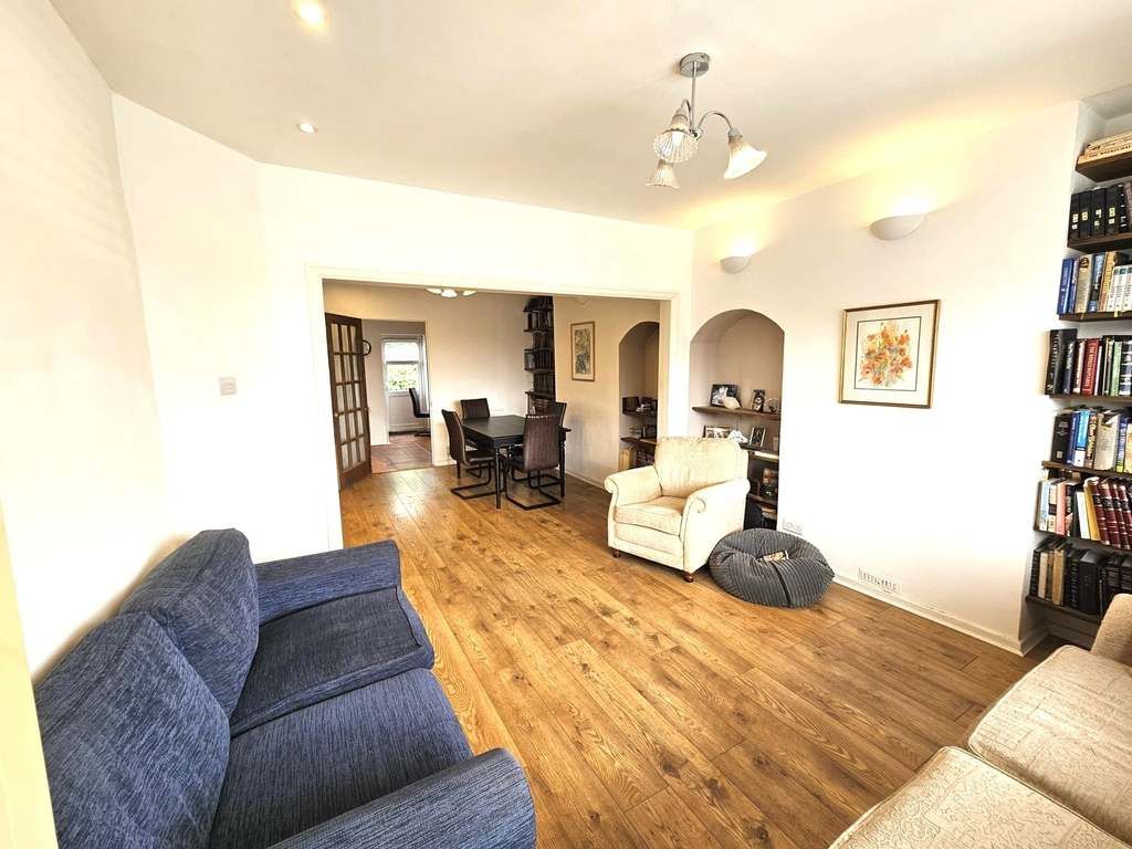 Property photo 2 of 12