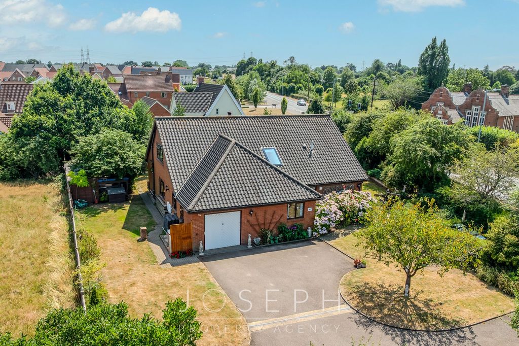 Property photo 2 of 41