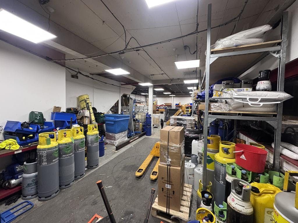 Property photo 3 of 11 5 Metro Centre (3).Jpg