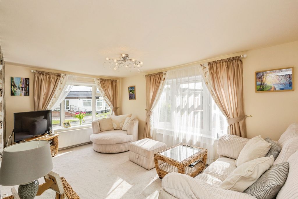 Property photo 2 of 23 Living Room