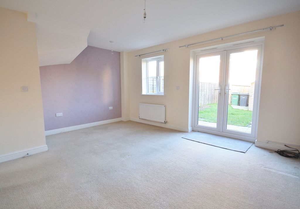 Property photo 3 of 8 Living Room