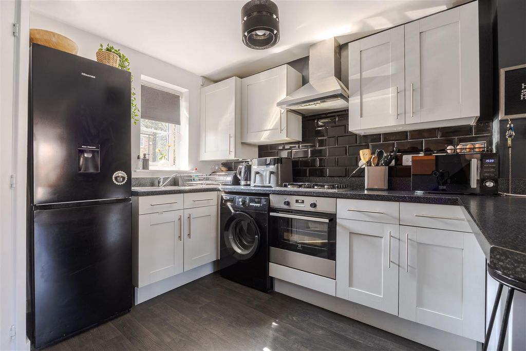 Property photo 2 of 13 Kitchen