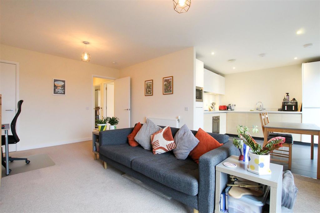 Property photo 2 of 13 Img_8137.Jpg