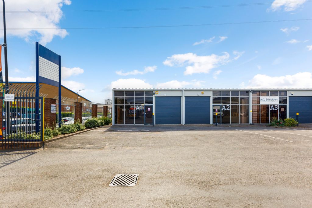 Property photo 3 of 5