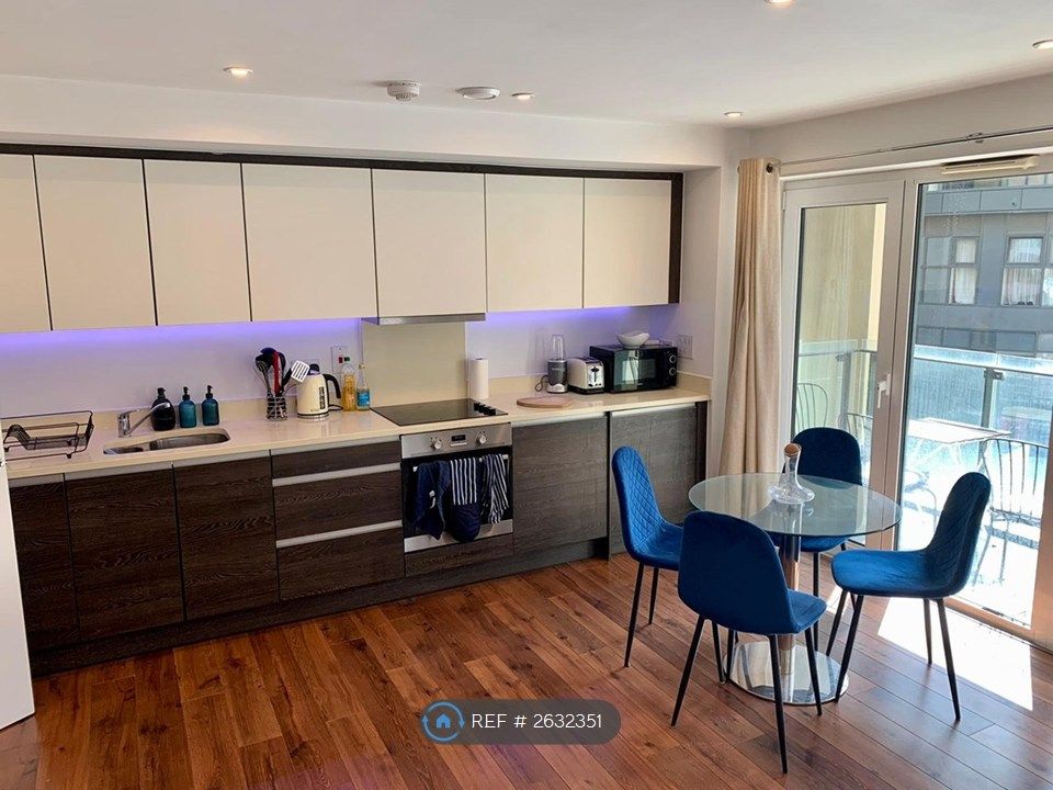 Property photo 2 of 10 Kitchen