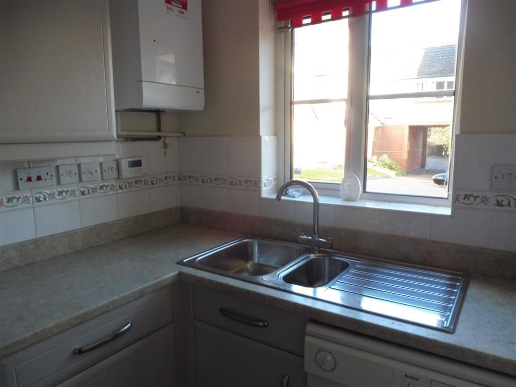 Property photo 3 of 7 Kitchen