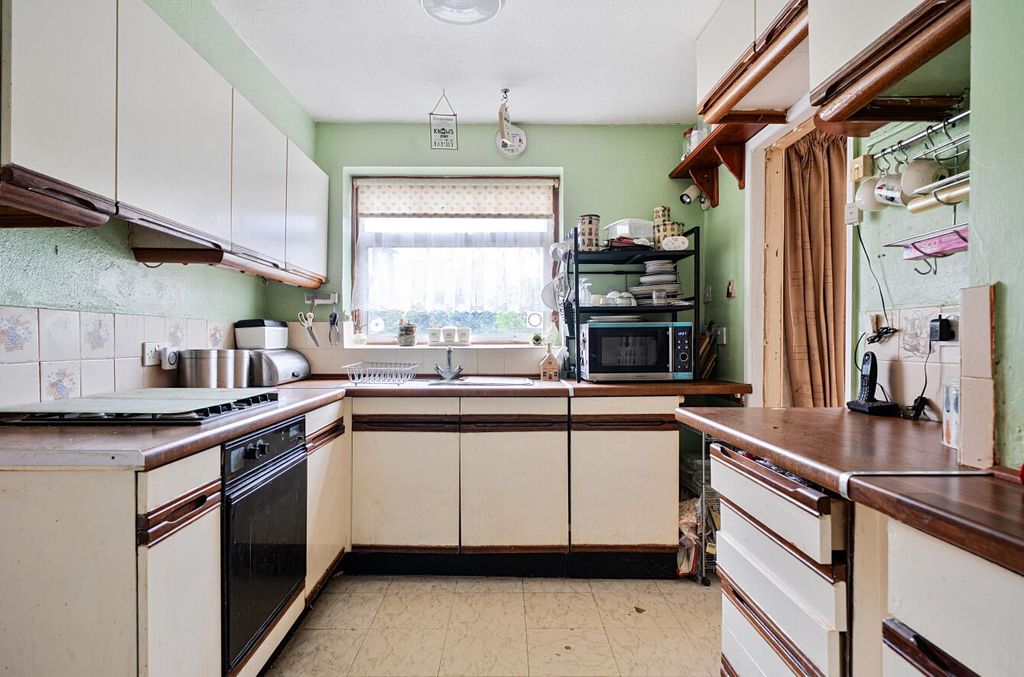 Property photo 3 of 25 1418377-23-69Aec582E5419-Arw-1.Jpg